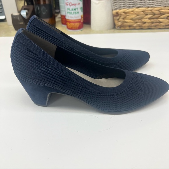 Eileen Fisher Stretch Fabric Heels Size 9 Like New - Picture 3 of 9
